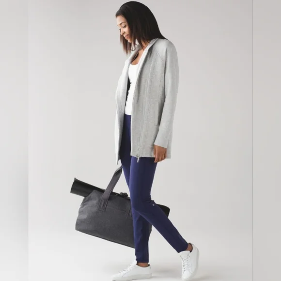 Lululemon Simply Bare Un-Tight Tight Hero Blue Pre-owned Size 6 - Picture 1 of 7